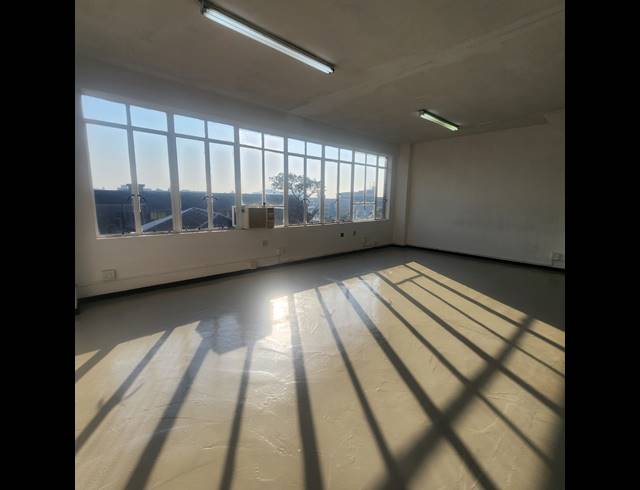 149.35M² OFFICE TO LET IN WINDERMERE